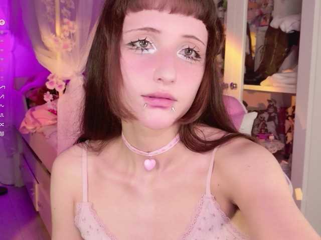 MiraJade live webcam show