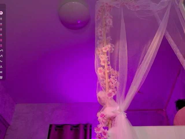 MiraJade live cam on BongaCams