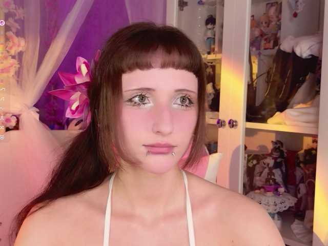 MiraJade live cam on BongaCams