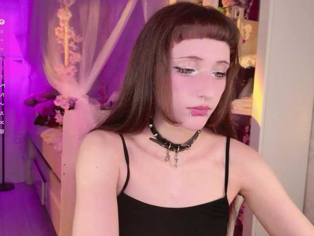 MiraJade live cam on BongaCams
