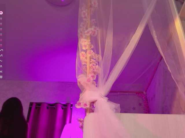 MiraJade live cam on BongaCams