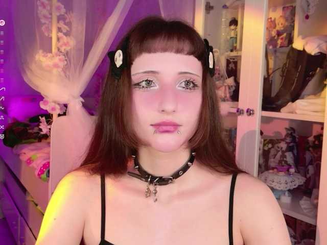 MiraJade live webcam show