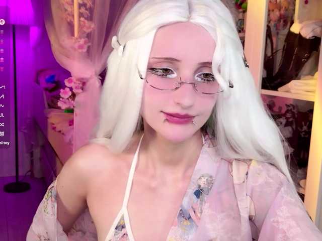 MiraJade live cam on BongaCams
