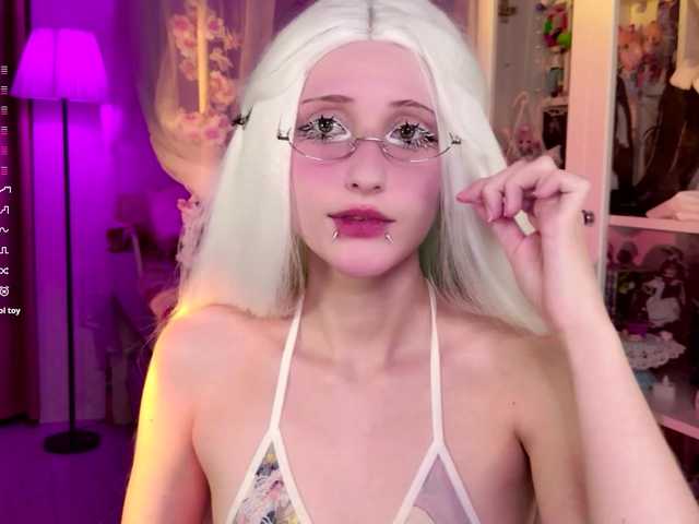 MiraJade live cam on BongaCams