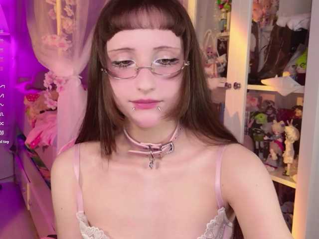 MiraJade live cam on BongaCams