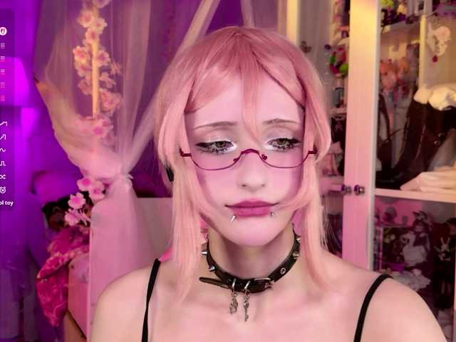 MiraJade live cam on BongaCams