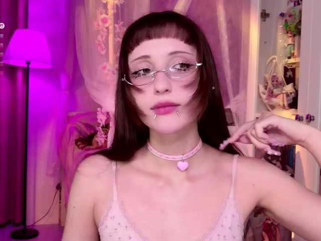 MiraJade live cam on BongaCams