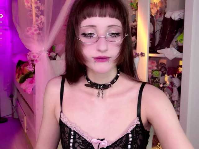 MiraJade live cam on BongaCams
