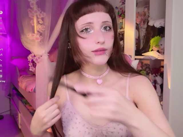 MiraJade live cam