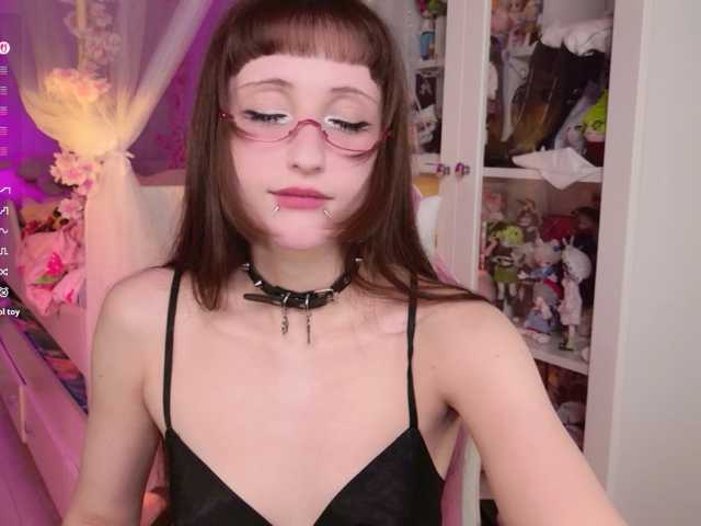 MiraJade live cam on BongaCams