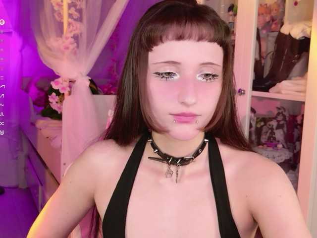 MiraJade live cam on BongaCams