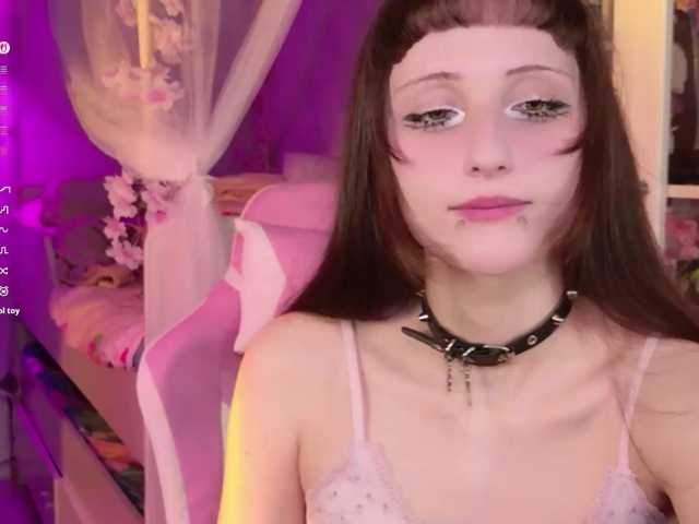 MiraJade live cam on BongaCams