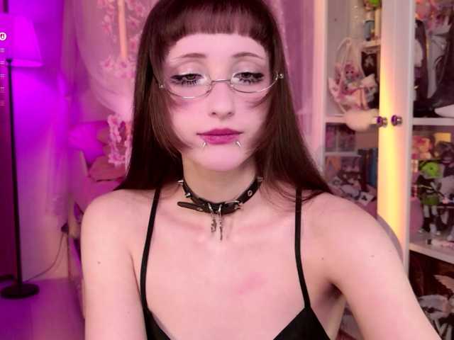 MiraJade live cam on BongaCams