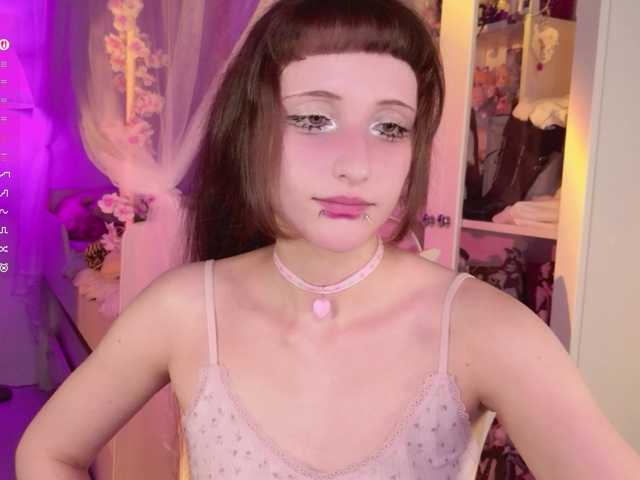 MiraJade live cam on BongaCams