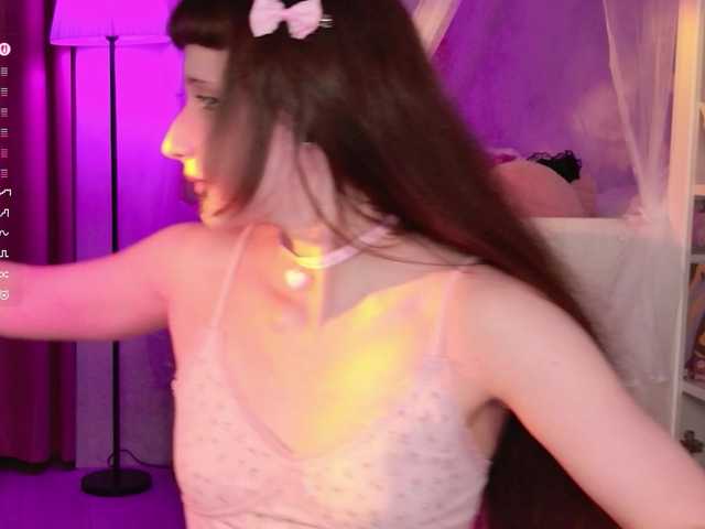 MiraJade live webcam show