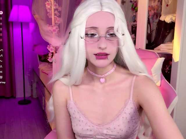 MiraJade live cam on BongaCams