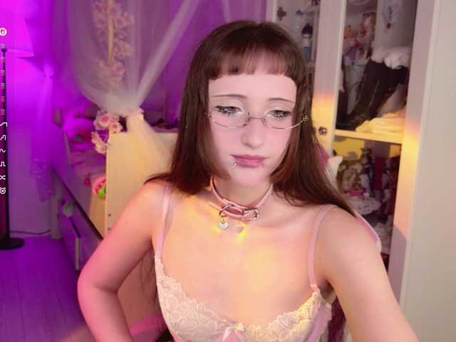MiraJade live cam on BongaCams