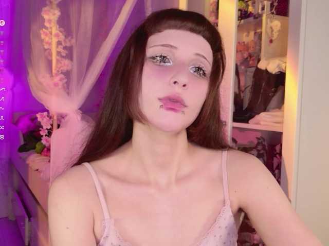 MiraJade live cam on BongaCams