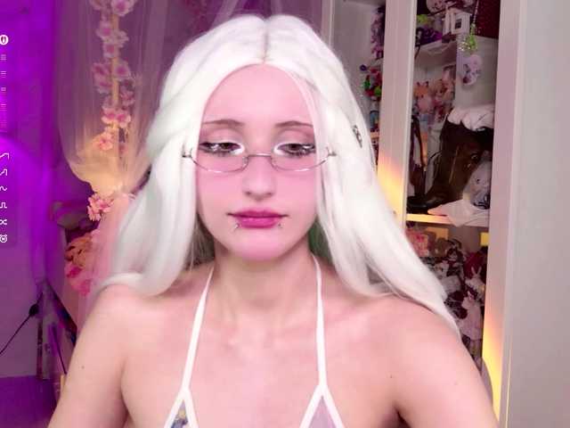 MiraJade live cam on BongaCams