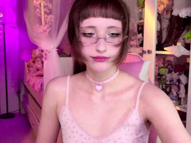 MiraJade live cam on BongaCams