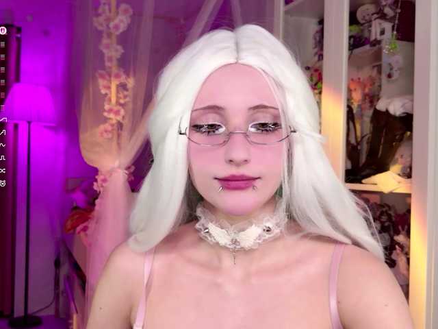 MiraJade live cam on BongaCams