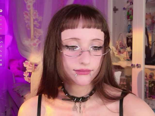 MiraJade live cam on BongaCams