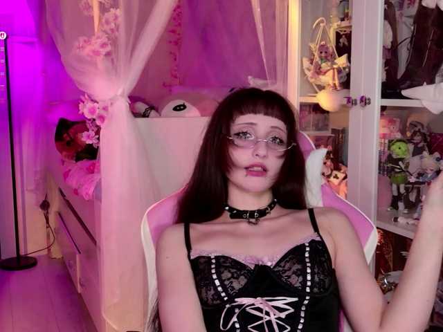 MiraJade live cam on BongaCams