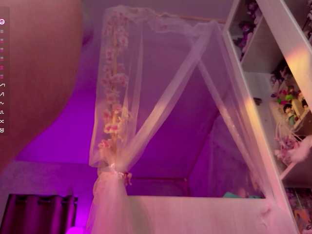 MiraJade live cam preview