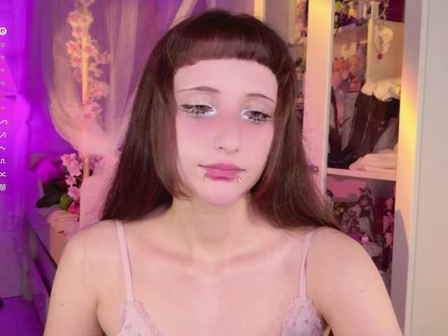 MiraJade live cam on BongaCams
