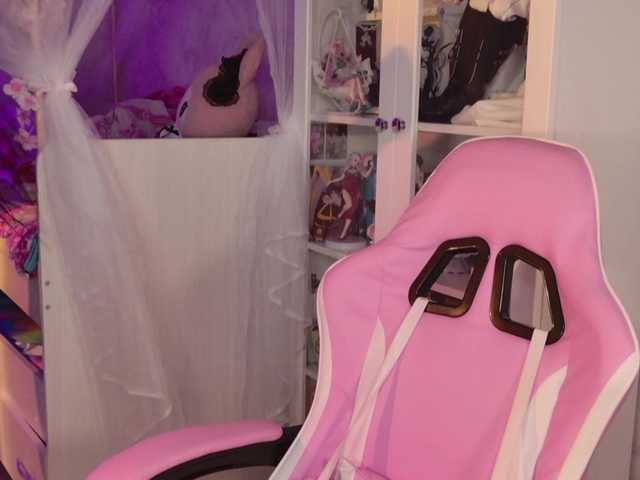MiraJade live cam on BongaCams