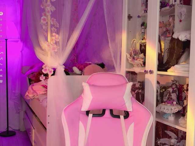 MiraJade live webcam show