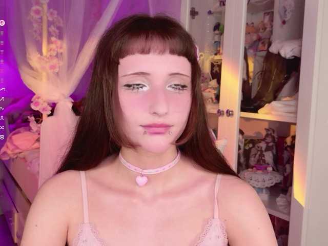MiraJade live webcam show