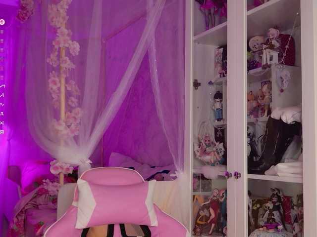 MiraJade live cam on BongaCams