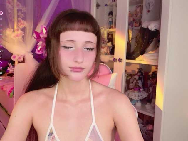 MiraJade live webcam show