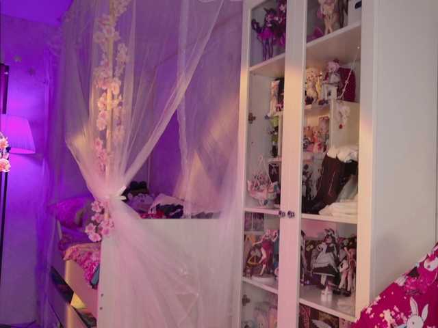MiraJade live cam on BongaCams
