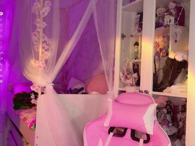 MiraJade live webcam show