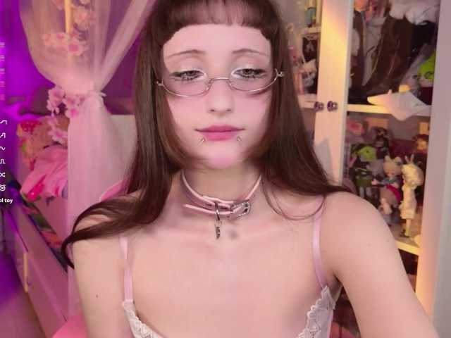 MiraJade live cam on BongaCams