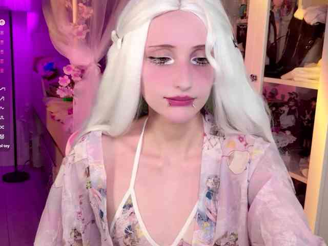 MiraJade webcam