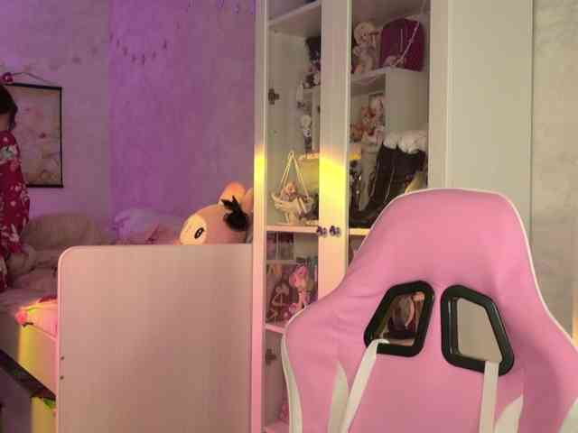 MiraJade webcam
