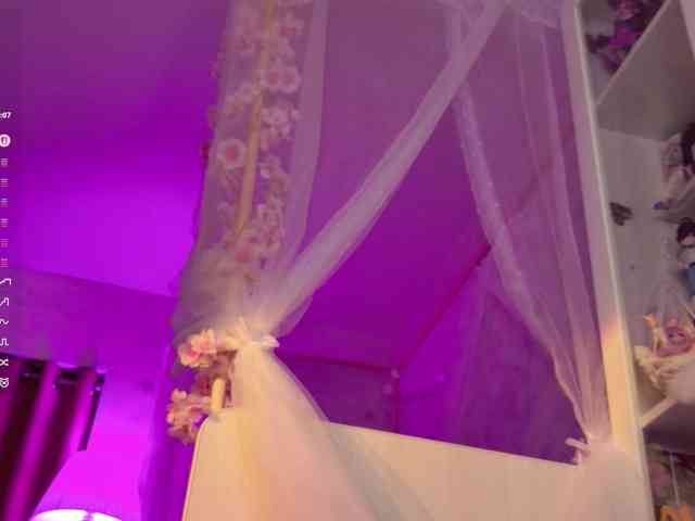 MiraJade Sex Cam Show