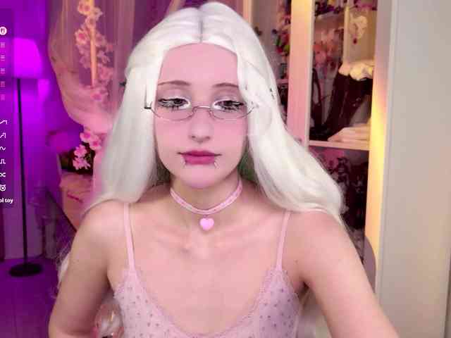 MiraJade webcam