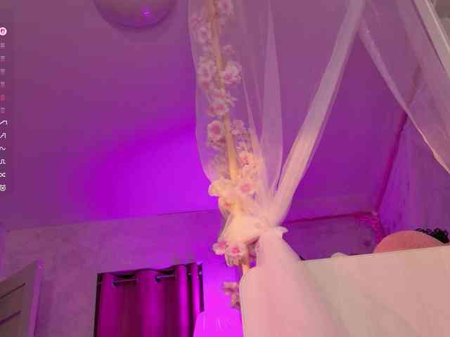 MiraJade webcam
