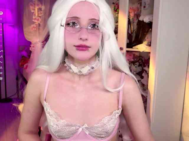 MiraJade webcam