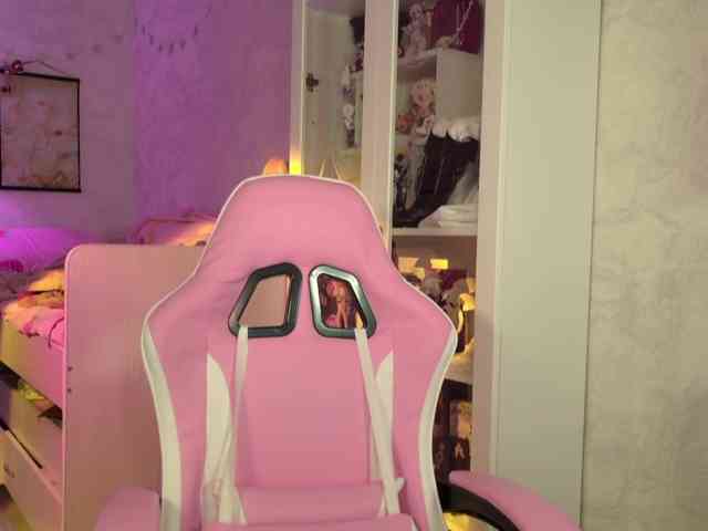 MiraJade webcam