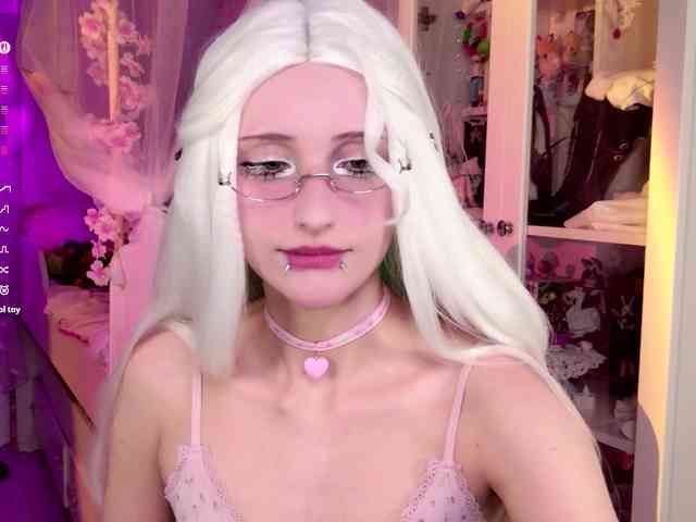 MiraJade webcam