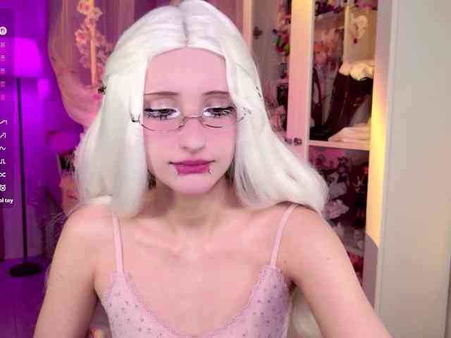 MiraJade webcam