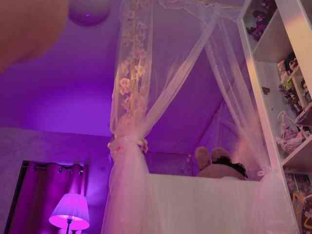 MiraJade webcam