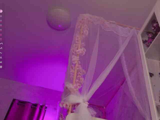 MiraJade webcam