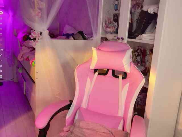 MiraJade webcam