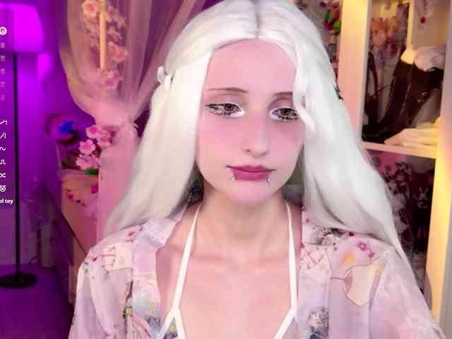 MiraJade webcam